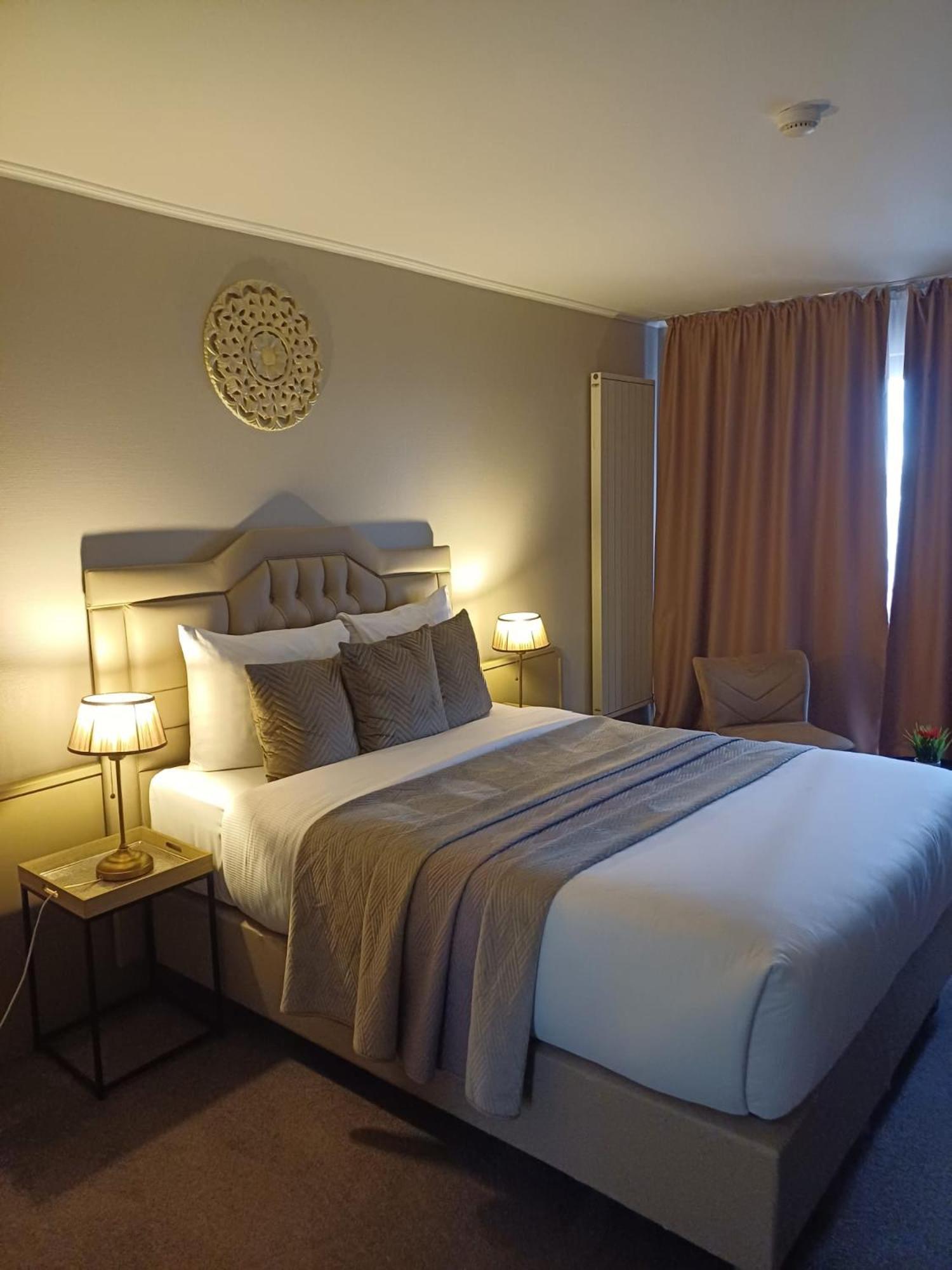 Park Hotel Airport Charleroi Zewnętrze zdjęcie